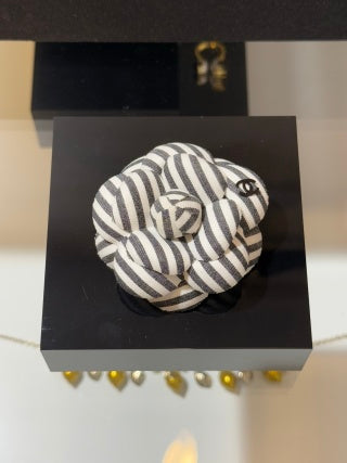 Chanel Camellia Flower Brooch – Elegant Luxury Fashion Accessory